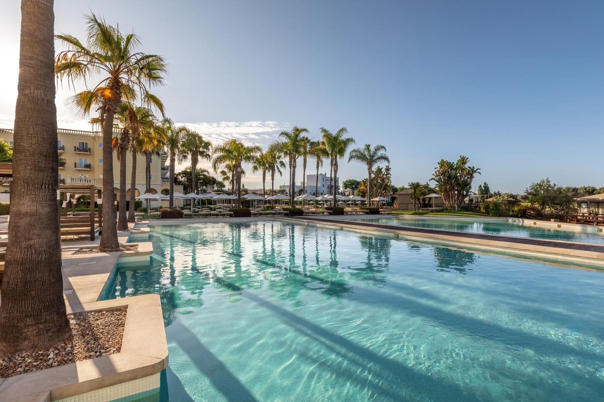 Domes Lake Algarve, Autograph Collection Vilamoura Zewnętrze zdjęcie The swimming pool at the hotel