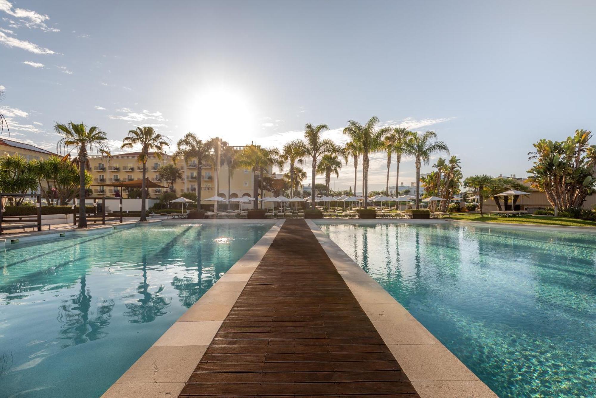 Domes Lake Algarve, Autograph Collection Vilamoura Zewnętrze zdjęcie The swimming pool at the resort