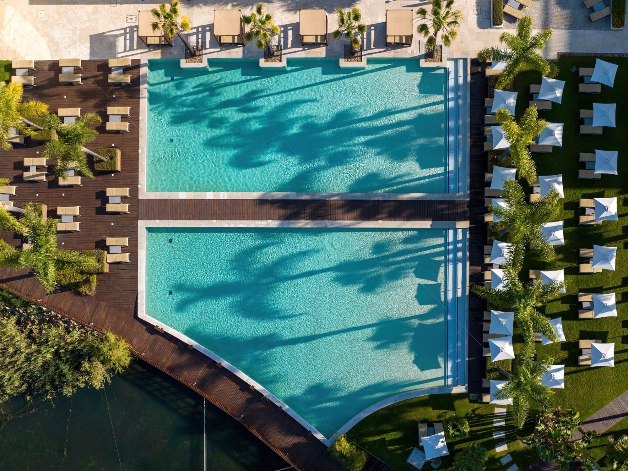 Domes Lake Algarve, Autograph Collection Vilamoura Zewnętrze zdjęcie Aerial view of the pool at the Hotel